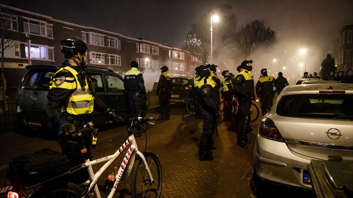 Policja aresztowała dziesiątki osób przez fajerwerki 