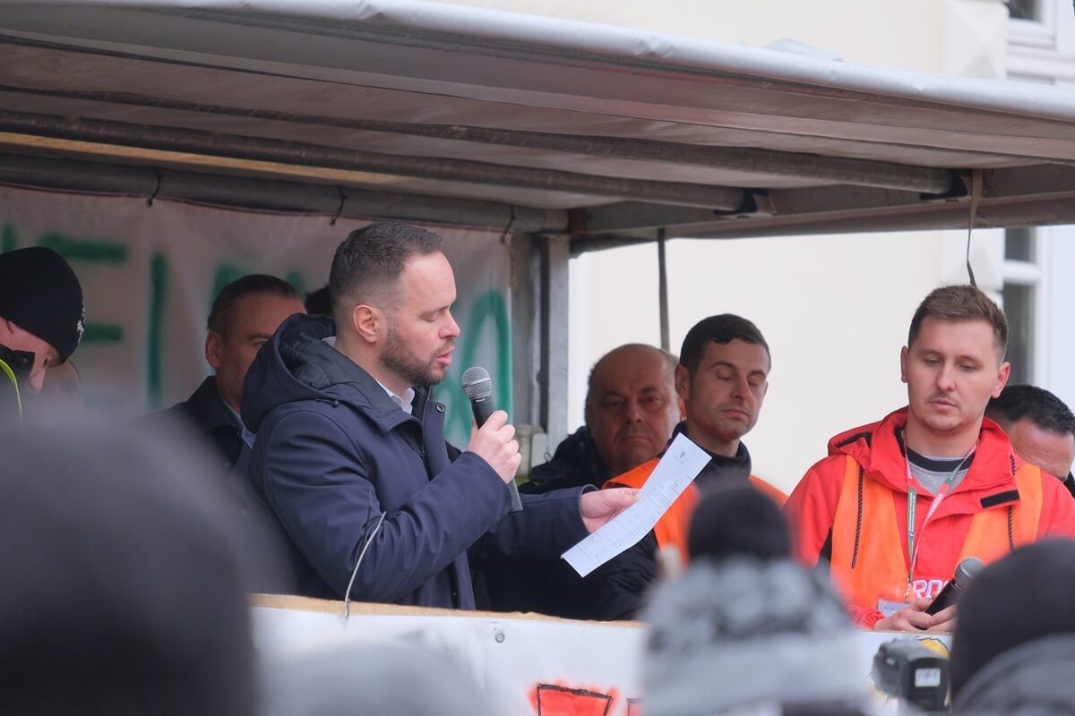 Protest rolników przed Lubelskim Urzędem Wojewódzkim w Lublinie