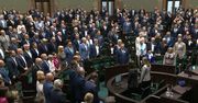 "Nie zemsta, lecz pamięć". Wszyscy wstali w Sejmie