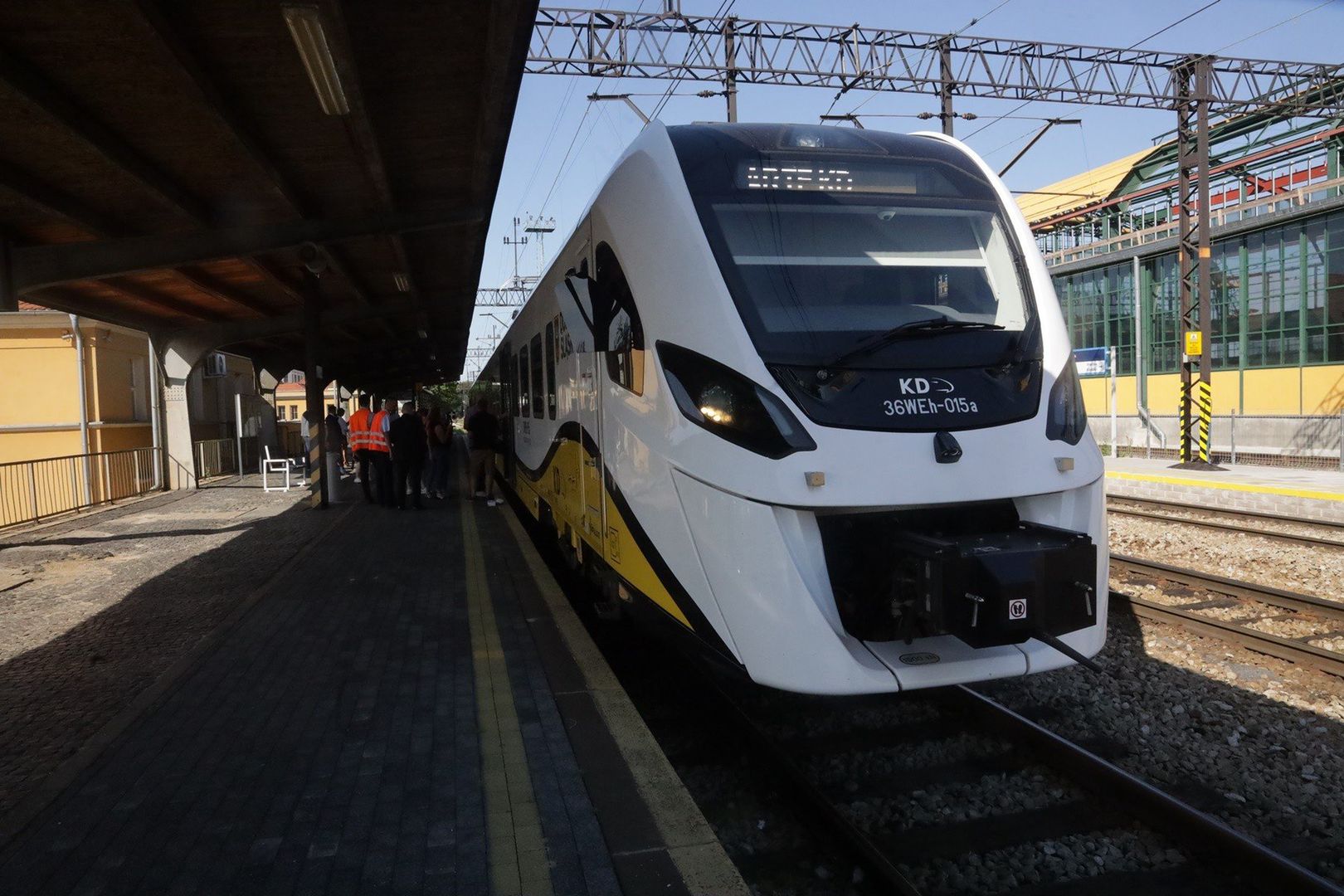 Nowy rozkład Kolei Dolnośląskich. Połączenia nad morze, do Karpacza i nocny sprinter
