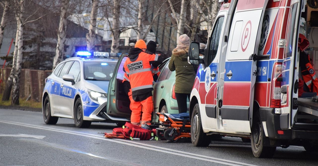 Tama Brodzka: Wypadek na DK 15. Czołowe zderzenie dwóch aut, kierująca ukarana wysokim mandatem