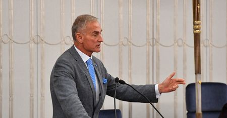 "Lex TVN" w Senacie. Bunt na pokładzie PiS