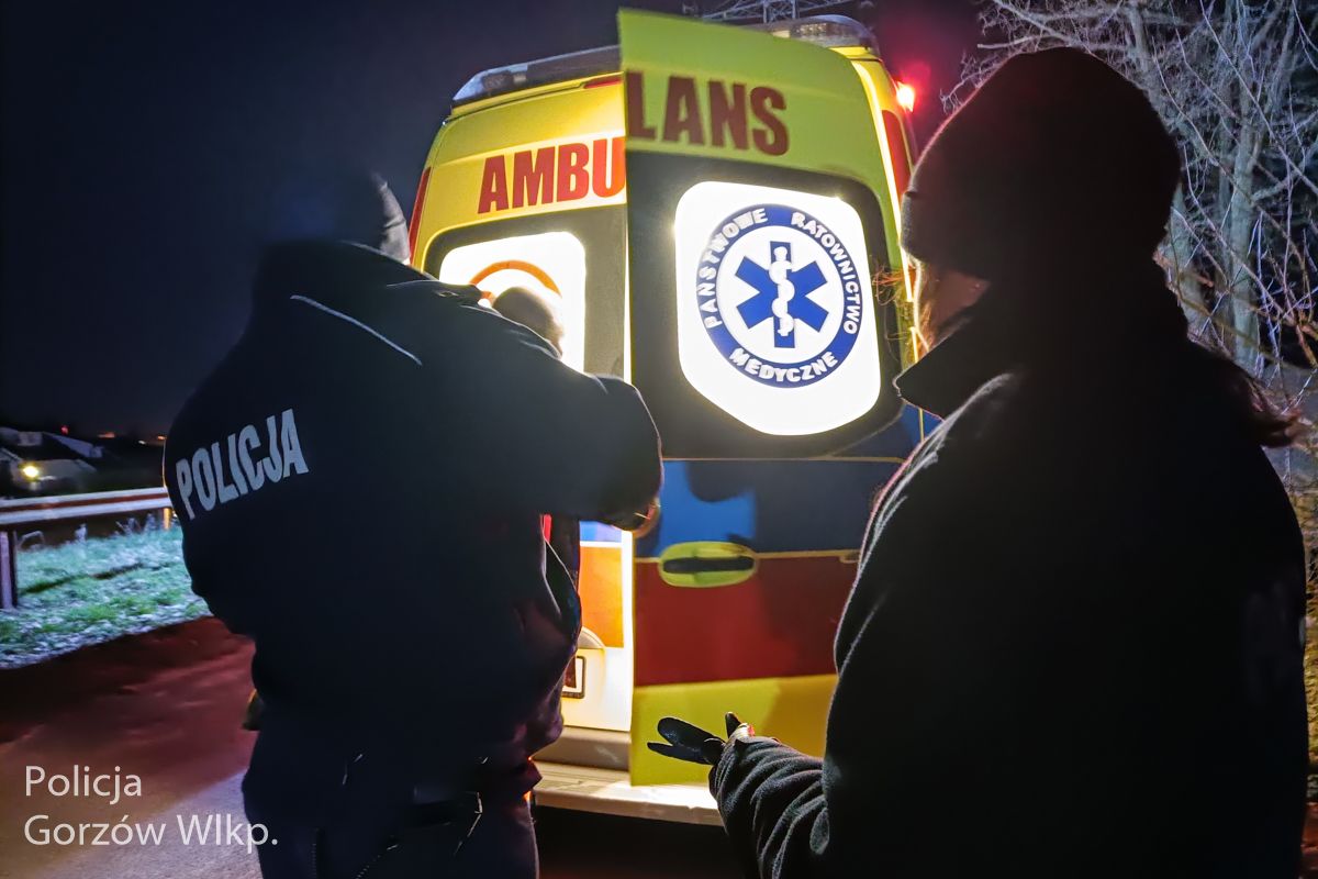 Nauczyciel wszedł na słup energetyczny 