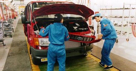 Ford idzie w ślady Toyoty