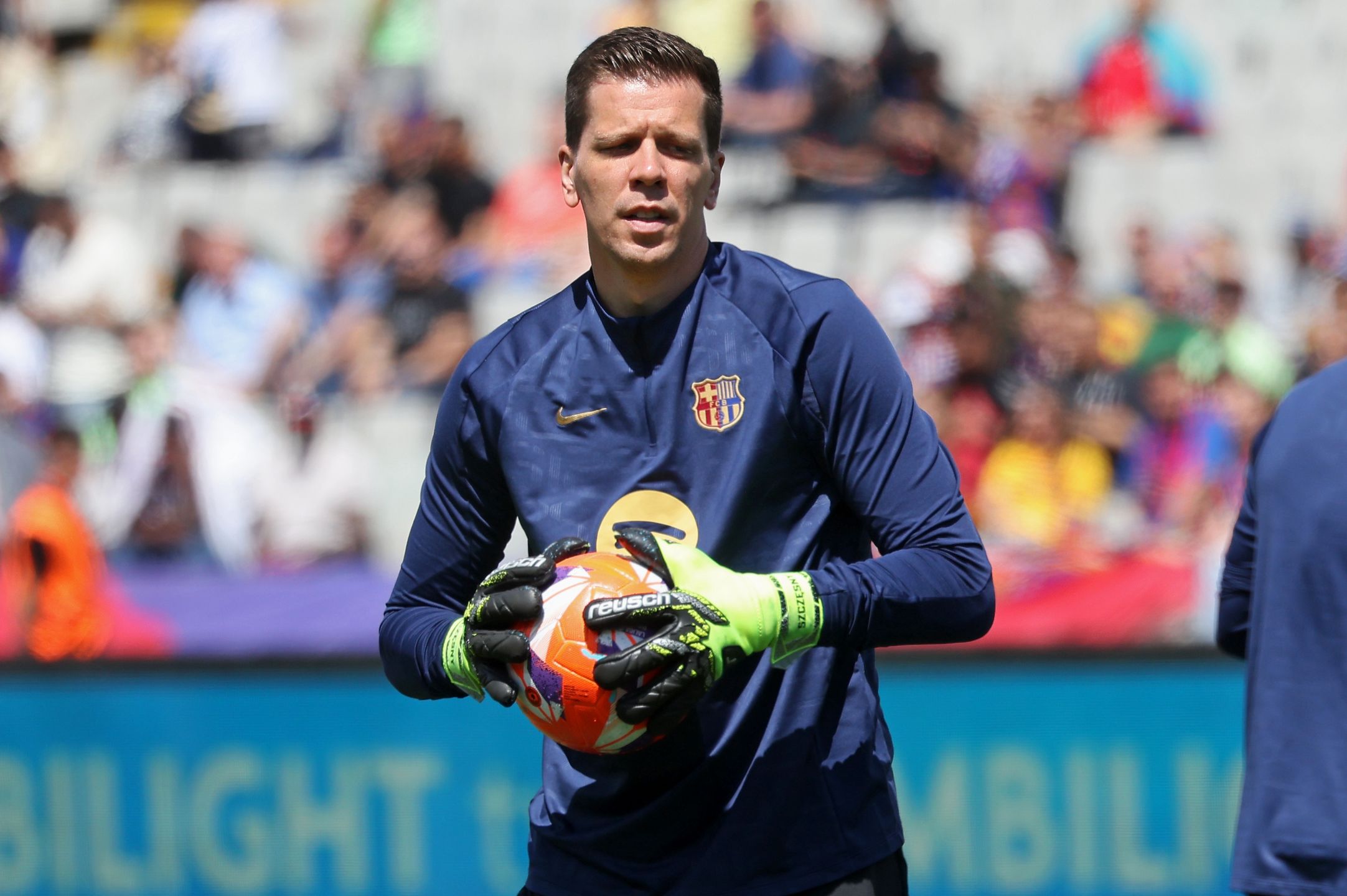 Wojciech Szczesny trains during the match between FC Barcelona and Real Madrid CF, corresponding to week 35 of LaLiga EA Sports, at the Lluis Companys Stadium in Barcelona, Spain, on May 11, 2025. (Photo by Joan Valls/Urbanandsport/NurPhoto via Getty Images)