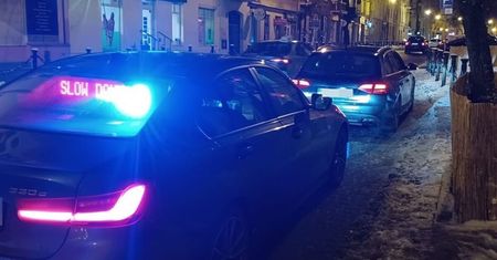 Za szybcy, zbyt głośni. Policjanci skontrolowali kilkudziesięciu kierowców. Zatrzymali 10 dowodów za nielegalne przeróbki