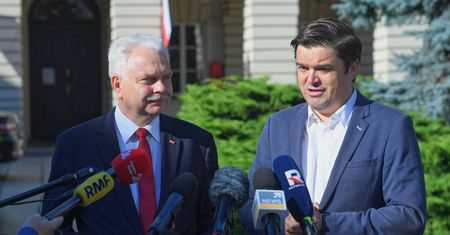 Koronawirus w Polsce. Strefy czerwone i żółte z obostrzeniami. Będą obowiązywać wcześniej?