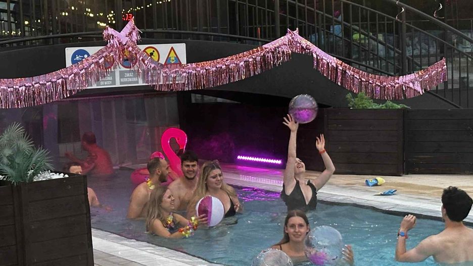 pink party fala