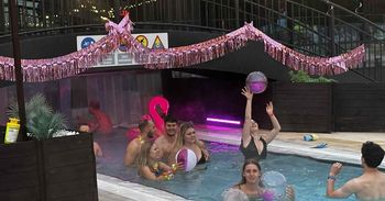 Łódź: Różowe dekoracje, muzyka i stroje. Barbie na Fali przyciągnęła tłumy