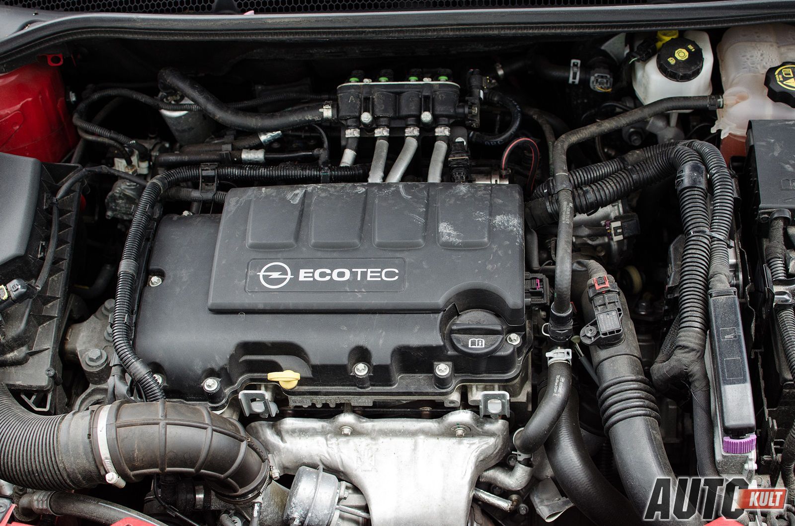 Opel Astra Tourer 1,4 Turbo LPGTEC Enjoy vs. Opel Astra Sedan 1,7 CDTI Business - test [galeria] 16