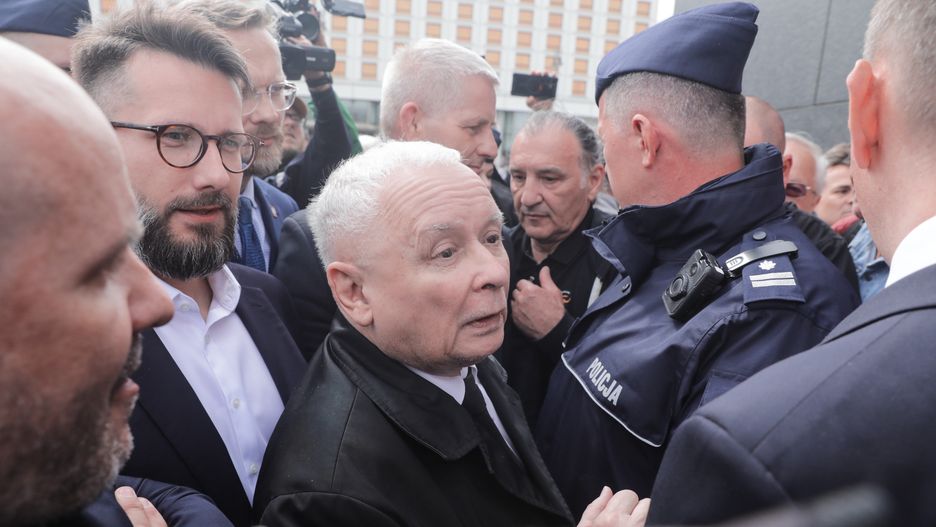 Kaczyński zostanie ukarany? Polacy zabrali głos. Mamy sondaż