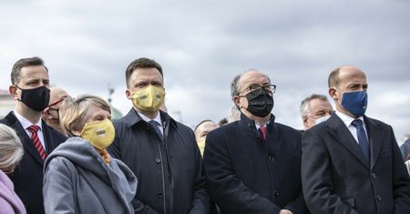 Sondaż. Zmiany w czołówce. Dwie partie poza Sejmem