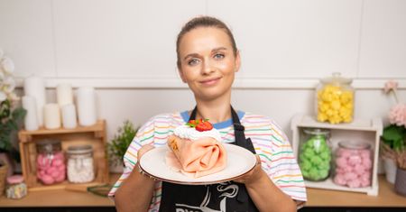 Zamiast zwykłych naleśników, robię roladę. Świetnie zastępuje deser