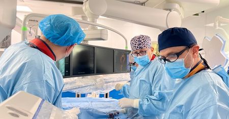 Lublin pionierem: Nowy stentgraft dla tętniaka aorty piersiowej wszczepiony po raz pierwszy w Polsce