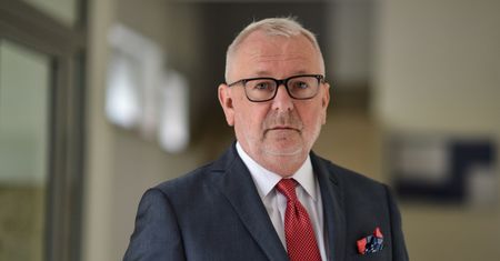 Koronawirus w Polsce. Prof. Andrzej Matyja: "Wydolność służby zdrowia już się skończyła"