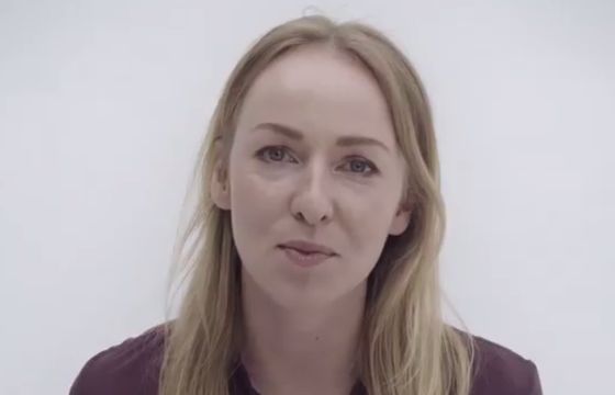 Żona Szymona Hołowni w jego spocie wyborczym rozmawia z kobietami (wideo)