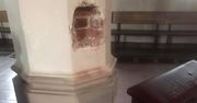 Zuchwała kradzież w kościele. Złodzieje wyrwali skarbony z filarów