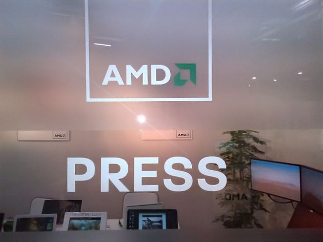 AMD stoisko CeBIT 2013 laptopy prezentacja zdjęcie