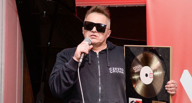 W fake newsie o śmierci Muńka Staszczyka cyberprzestępcy zastawili pułapkę