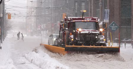Toronto w śniegu. Zamknięte szkoły, zasypane drogi, odwołane loty