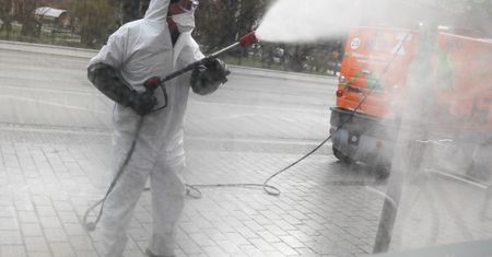 Koronawirus w Polsce. Coraz mniej wirusa w Krakowie? Naukowcy "widzą dwa wyjaśnienia"