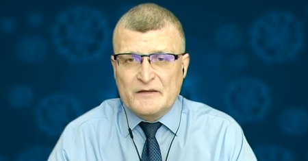 Koronawirus. Ogródki otwarte. Dr Paweł Grzesiowski ostrzega przed "chmurą"