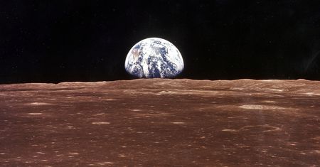 NASA szuka wody na Księżycu. Nowe ustalenia naukowców