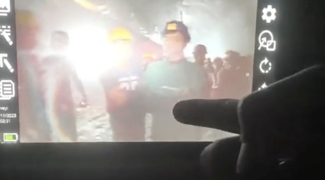 All workers trapped in the tunnel are in good condition. They are hoping for a quick rescue.