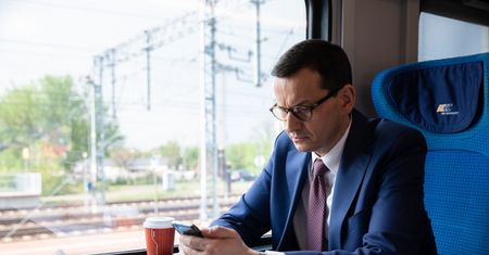 Premier będzie interweniował ws. cen biletów kolejowych. Zapowiada "zdecydowane działania"