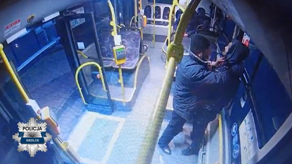 Atak w autobusie z użyciem noża