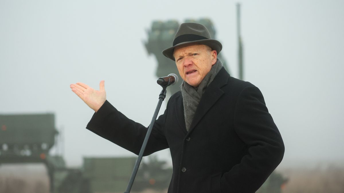 Thomas Rose
Leszek Szyma�ski
MON, polityk, polityka, system obrony powietrznej, wizyta szefa MON, rakietowy rakiet rakiety wyrzutnia, Patriot, patrioty