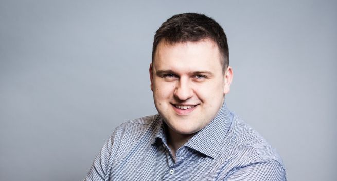 Mateusz Golis w Radiu Złote Przeboje. Jarosław Barwiak odszedł z Agory po 21 latach pracy