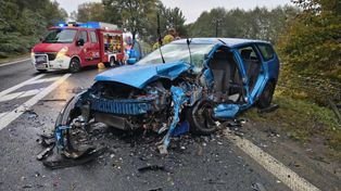 Wola Łącka: Czołowe zderzenie dwóch aut. Droga zablokowana