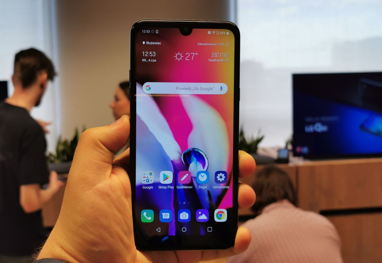 LG Q60