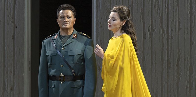 Piotr Beczała (Radames) i Ève-Maud Hubeaux (Amneris) w „Aidzie” w Salzburgu, 2022 © SF | Ruth Waltz