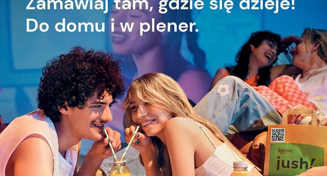 Żabka Jush wprowadza dowozy w plener, promuje to w kampanii