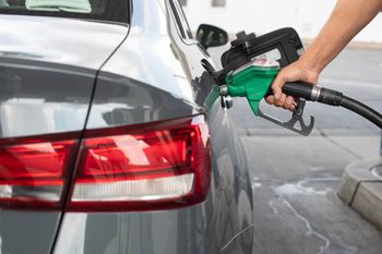 Ulga na stacjach paliw? O tyle spadną ceny w piątek