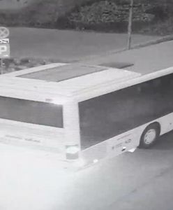 Karpacz. Płonący autobus na ulicy. Kierowca niczego nie dostrzegł