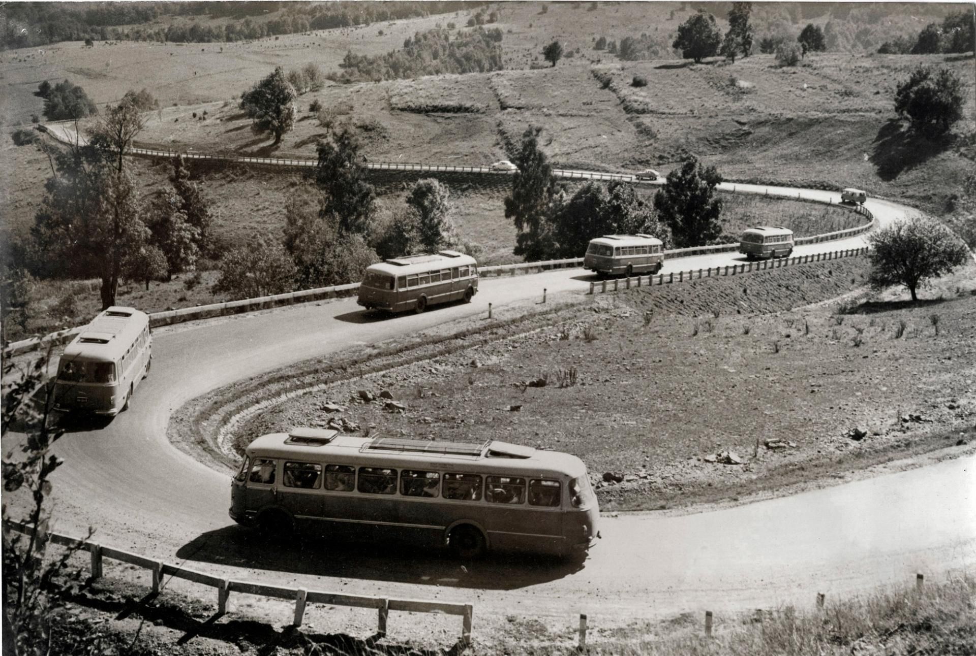Kolonie w PRL - Bieszczady 1968 - wycieczki w Jelczach &quot;Ogórkach&quot;