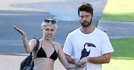 Miley zabroniła młodemu Schwarzeggenerowi nosić bieliznę!