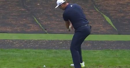 Niesamowite uderzenie na polu golfowym. Zachwycają się nim miliony!