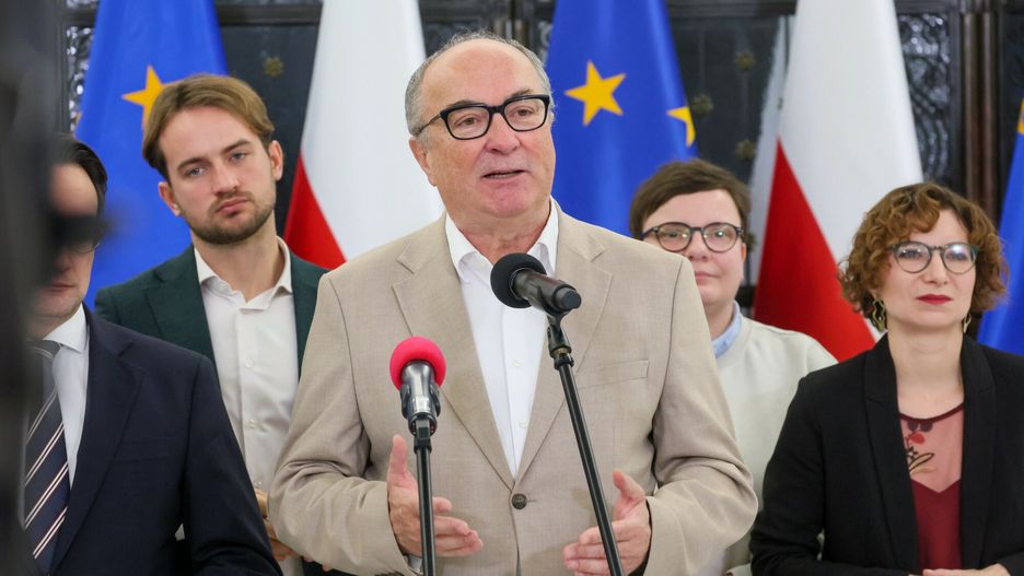 Lewica o Strategii Mieszkaniowej dla Polski
Fot. Pawel Wodzynski/East News, Warszawa, 26.11.2024. Sejm. Konferencja prasowa Lewicy poswiecona prezentacji Strategii Mieszkaniowej dla Polski. 
N/z: Wlodzmierz Czarzasty (C), Daria Gosek-Popiolek (P)
Pawel Wodzynski