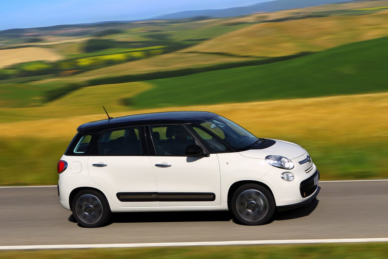 Fiat 500L - obszerna galeria zdjęć 10