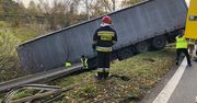 Mysłowice. Wypadek na S1 w stronę Warszawy. Tir spadł ze skarpy przed zjazdem na A4