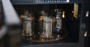 Masz dużo małych słoików? Zanim zrobisz przetwory, włóż je tu na kilka minut