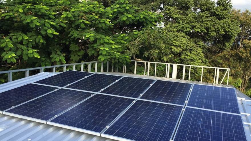 Instalacja na dachu UM będzie pozyskiwała energię o mocy prawie 50 kW.