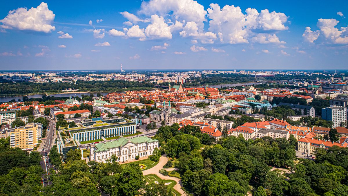 Pałac Krasińśkich znajduje się w ścisłym centrum Warszawy