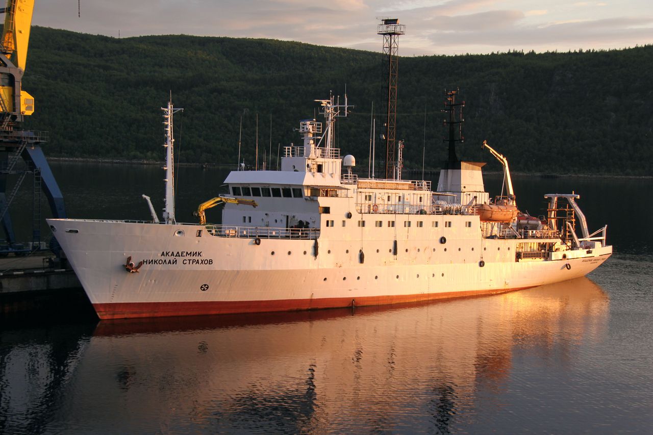 Research vessel Akademik Mikołaj Strachow
