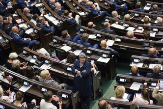 Dopłaty do ogrzewania i Odra rozgrzały posłów