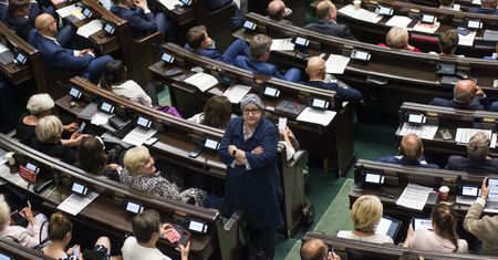 Dopłaty do ogrzewania i Odra rozgrzały posłów
